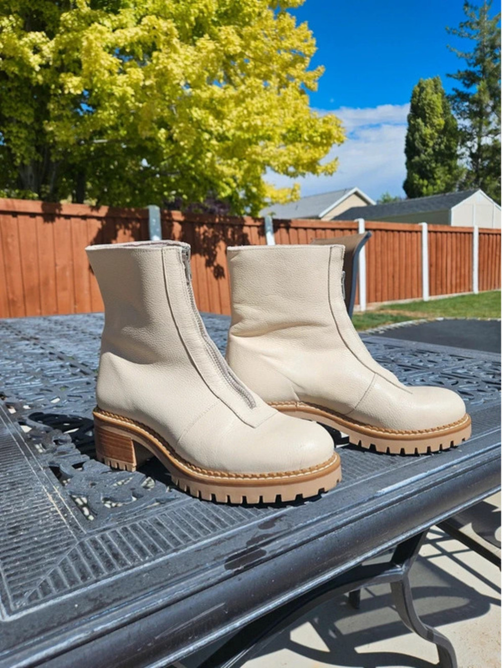Bertuchi cream ankle boots size 39 /size 8